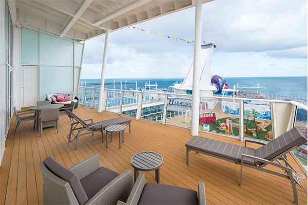 L'ampio balcone della Sky Suite a bordo di una delle navi della flotta Royal Caribbean